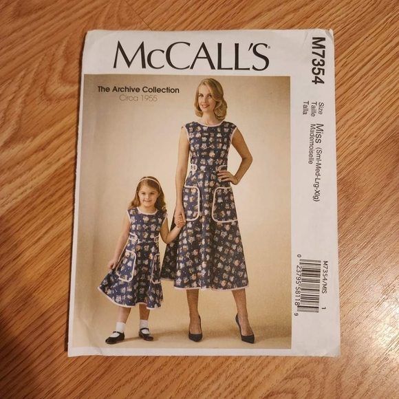 McCalls Sewing Pattern Bundle - Picture 3 of 3